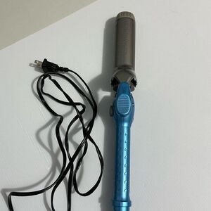 BaByliss PRO 1.5" Nano Titanium Spring Curling Iron - Blue/Silver